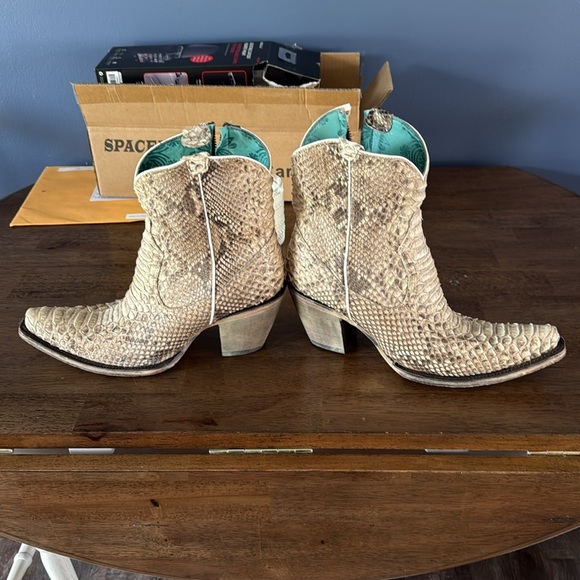 Python textured corral boots - Picture 5 of 9